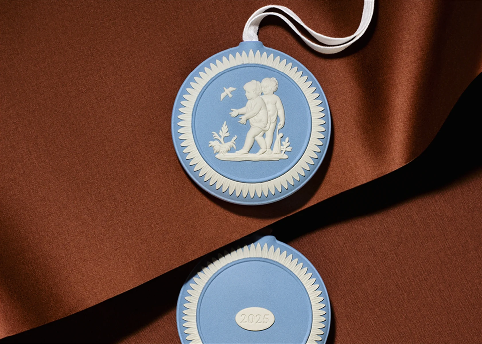 ホリデイオーナメント|WEDGWOOD公式オンラインストア