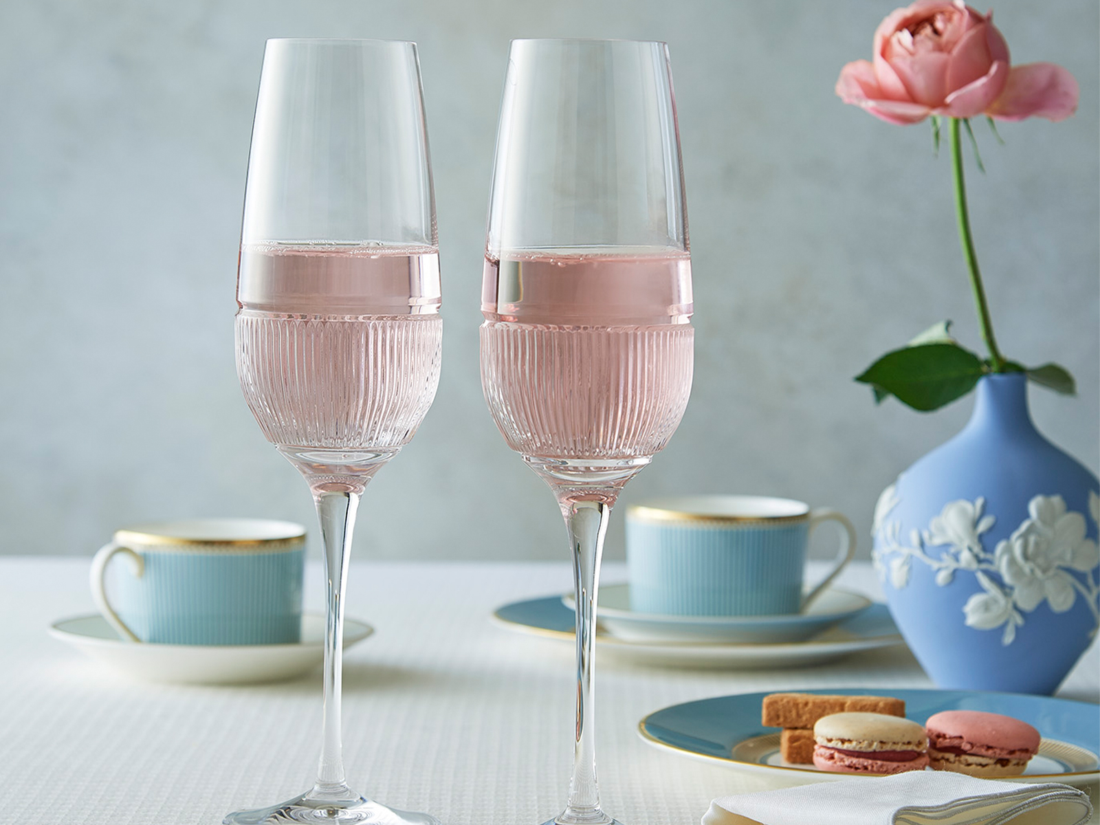 春のテーブルセッティングに。新商品のご紹介 「ヘリア」