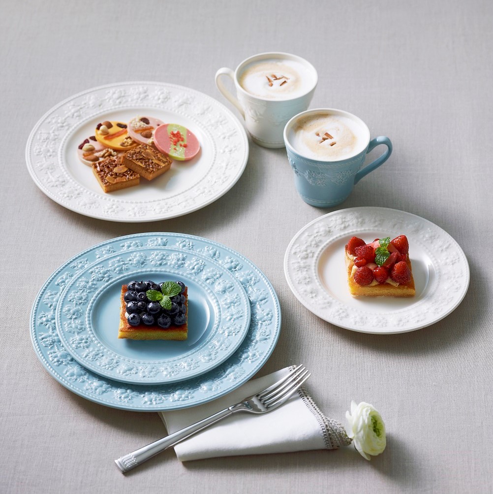 Wedgwood フェスティビティ プレート ケーキ皿 ティーカップ＆ソーサー