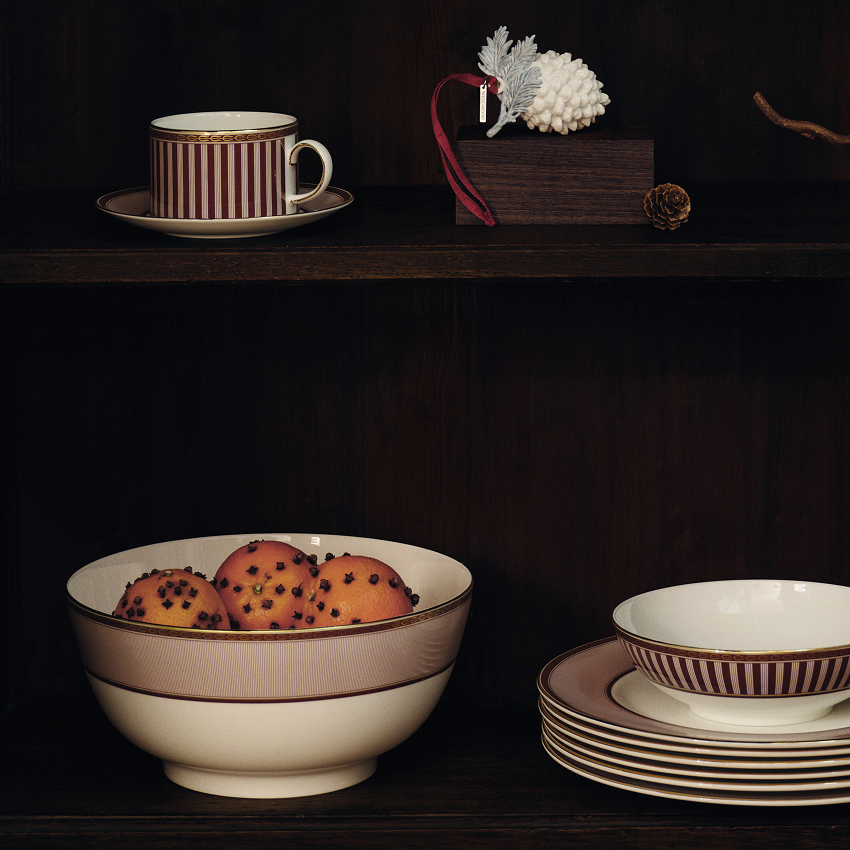 スプレンダー レッド ティーカップ＆ソーサー