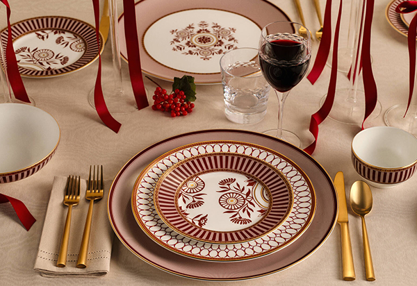 クリスマスを彩るコレクション登場。オリジナルサコッシュをプレゼントするクリスマスキャンペーンもスタート！